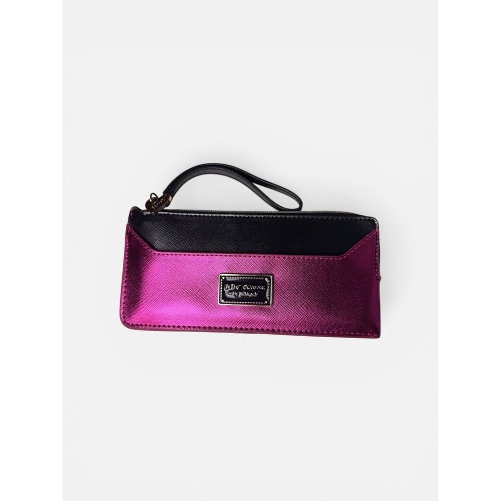 Betsey Johnson Metallic Fuchsia Black Saffiano Wristlet Wallet Heart Zip Pull - Picture 3 of 9
